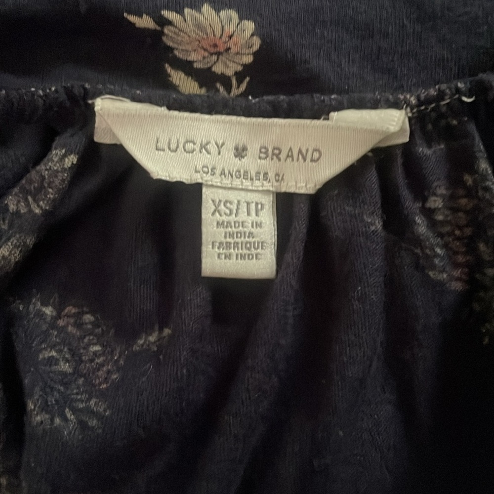 Lucky Brand XS top, EUC. - Picture 3 of 5